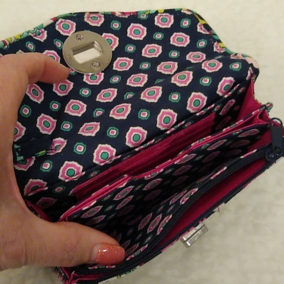 Vera Bradley Your Turn Smartphone Wristlet in Petal Paisley - Picture 2 of 3
